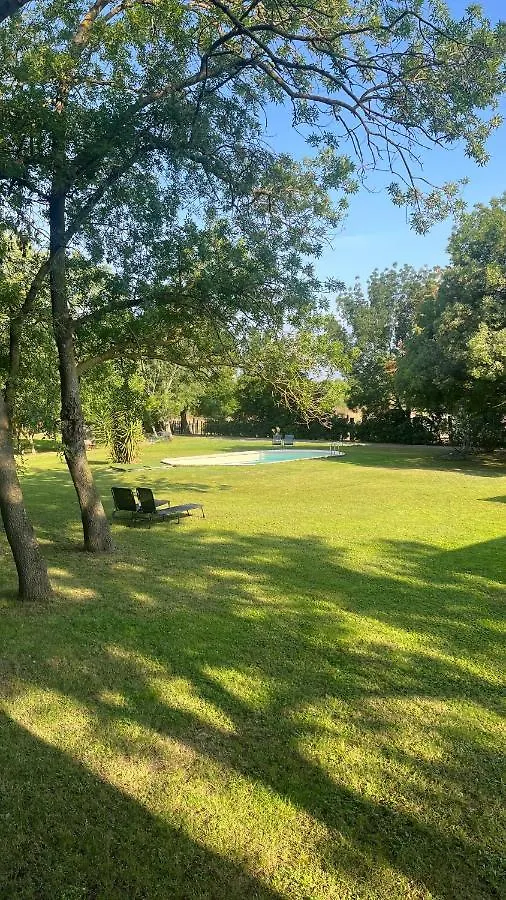 Roulotte Natiraa Hotel Tarascon Guest house